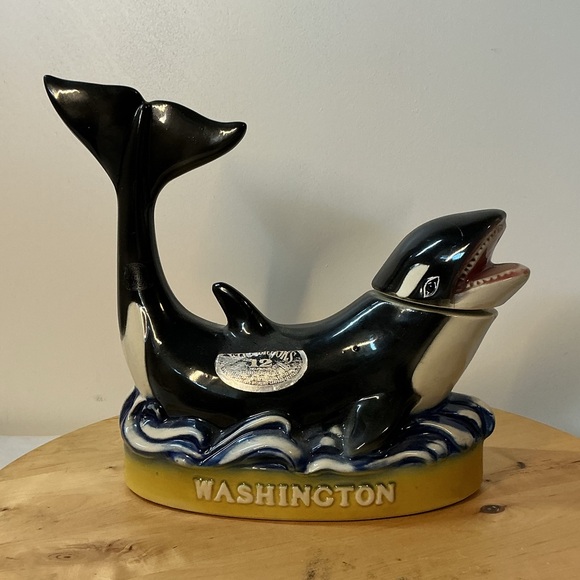VIntage Ezra Brooks ORCA Killer Whale Jim Beam Decanter Washington 1972 Empty - Picture 1 of 7
